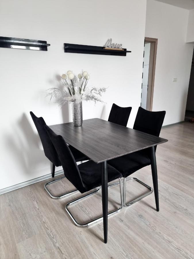 Spacious Apartment Near Hockey And Football Arena Bratislava Exterior photo